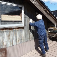 富山県高岡市　納屋の塗り替え　トタン外壁の下地処理