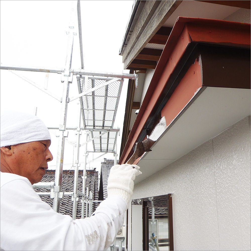 富山県魚津市 住宅外壁の塗り替え　トタン部分の仕上げ塗装