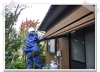 庇の木製母屋の設置